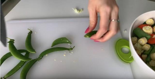 Салат с креветками. 7 простых и вкусных рецептов с фото приготовления салатов